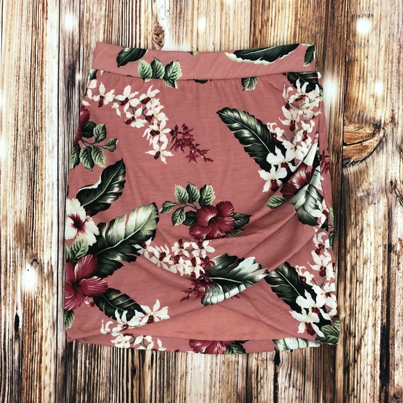 Zara Dresses & Skirts - Zara Floral Skirt Size Small